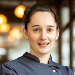 Anaïs, co-gérante de Délise Traiteur